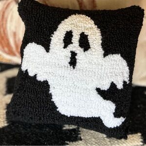 Ghost Mini Design Black and White Hooked Pillow